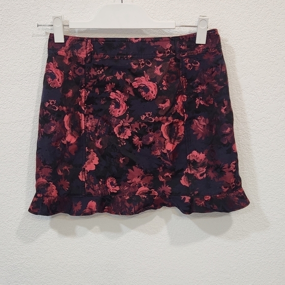 EXPRESS Women's Mini Skirt Red Blue Black Floral Ruffle Hem Zipper Size 2 - Picture 7 of 13